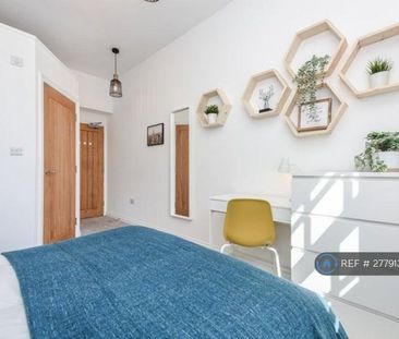 1 bedroom in a house share to rent - Photo 2