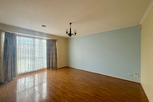 Location, Lifestyle & Convenience! - Photo 1