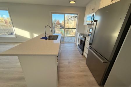 For Lease - 701 Glenroy Gilbert Drive Unit# #11, Barrhaven, Ontario - Photo 4