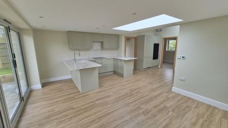 3 bedroom terraced house to rent - Photo 2
