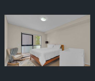 WALKING DISTANCE TO SCHOOLS, SHOPS AND RESTAURANTS. - Photo 4
