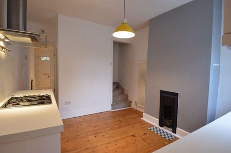 3 bedroom terraced house to rent - Photo 5