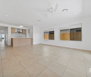 Brand New 4 Bedroom Home with Ducted Air Conditioning & Entertainin... - Photo 1