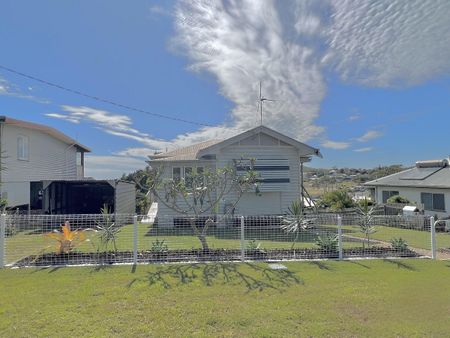8 Bayne Street, West Gladstone - Photo 4
