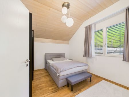 Modern 6.5-room semi-detached house in Uznach - Photo 5