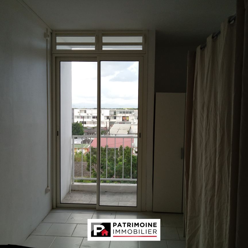 Appartement F3 meublé de 39m2 Abymes - Photo 1