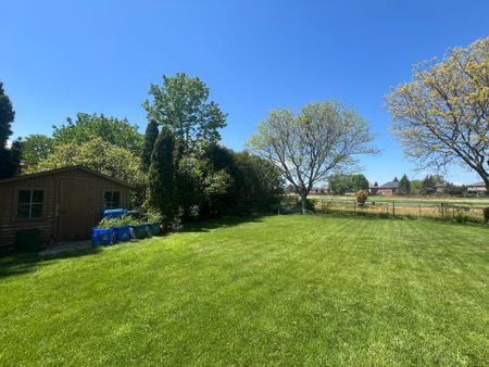 For Lease - 2055 Hadfield Court, Burlington, Ontario - Photo 4