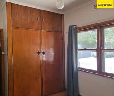 Spacious 6-Bedroom Home in Convenient Mooroopna Location - Photo 2