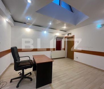Oportunitate unică! Apartament de 2 camere, 55 mp, în inima orașului, perfect și pentru spațiu comercial - Photo 1