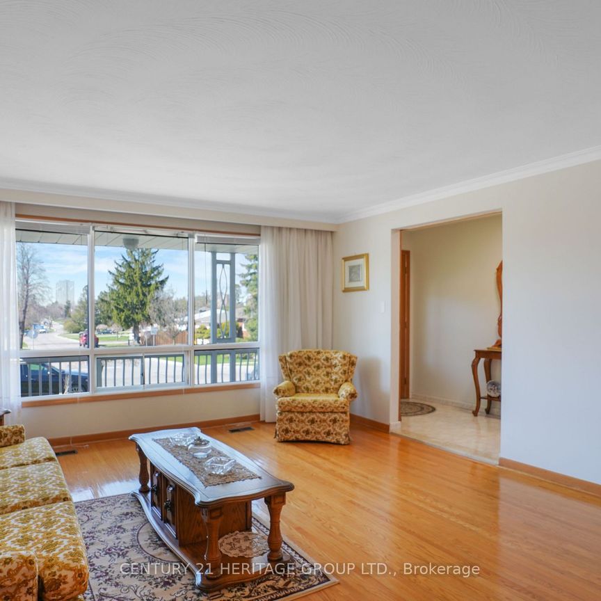 For Lease - 31 Scarden Avenue, Toronto, Ontario - Photo 1