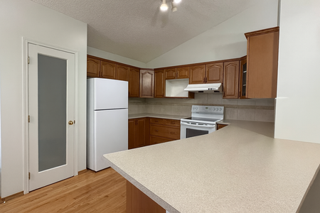 Backs Onto Green Space In Monterey Park – Spacious 4 Level Split With Double Garage - Photo 2