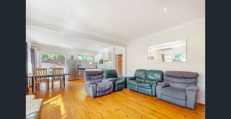 Spacious Family Home with Generous Outdoor Living - Photo 2