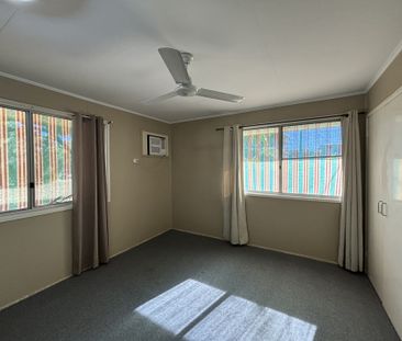 Family Home with Shed! - Photo 4