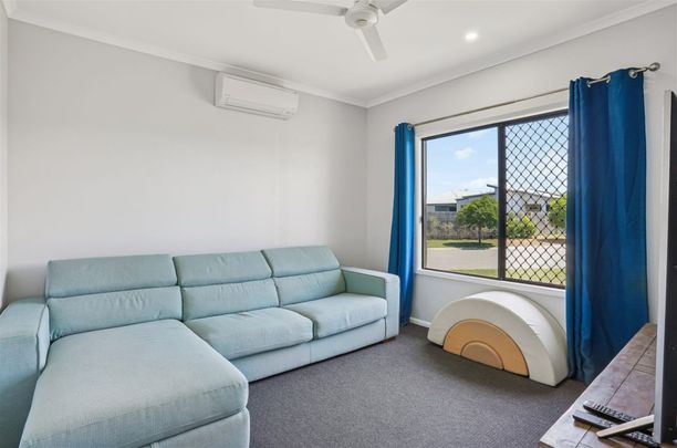 MODERN 4 BEDROOM HOME IN BOHLE PLAINS + MEDIA ROOM + CORNER BLOCK! - Photo 1