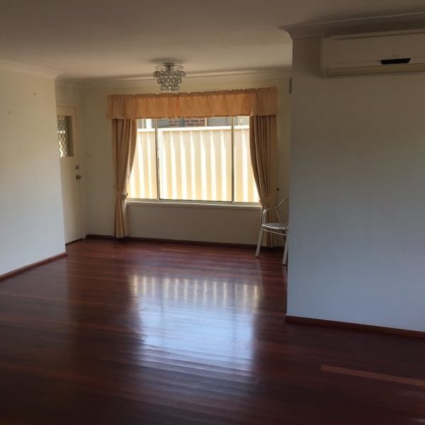 QUIET & CONVENIENT, 10 MIN'S WALK TO THE STATION !! - Photo 1