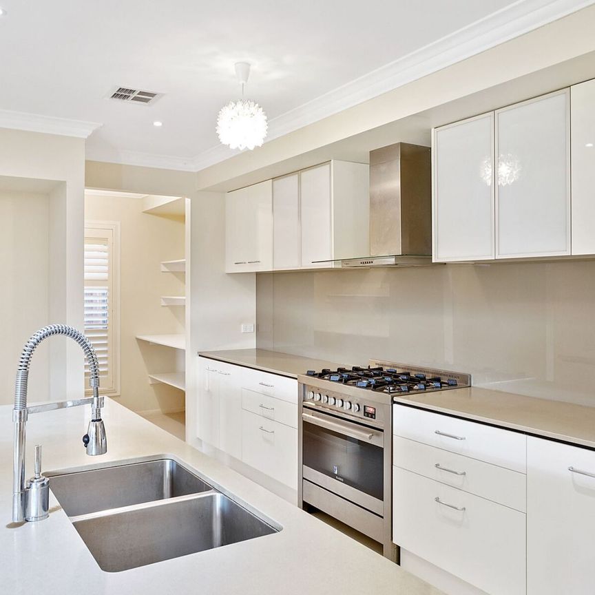 10 Yellowbox Drive, Point Cook. - Photo 1