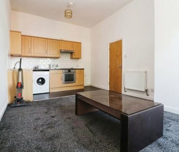 1 Bed Flat, Hall Lane, LS12 - Photo 3