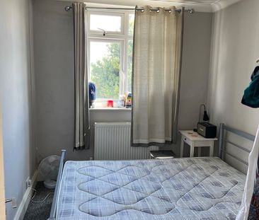 Room in a Shared House, Dollis Hill Lane, NW2 - Photo 5