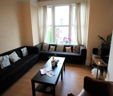 1 bedroom in a house share to rent - Photo 2