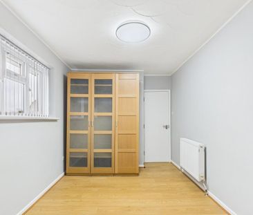 4 bedroom terraced house to rent - Photo 5