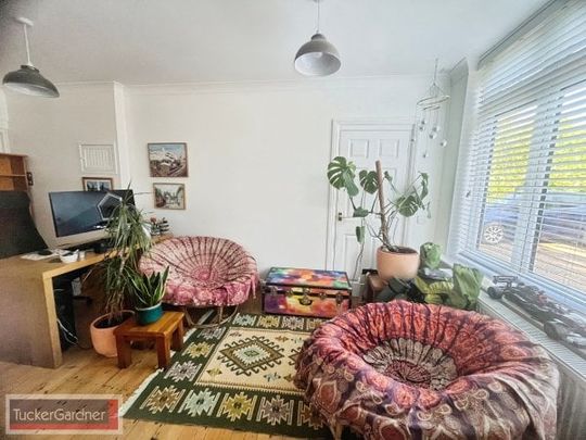 London Road, Stapleford - Photo 1