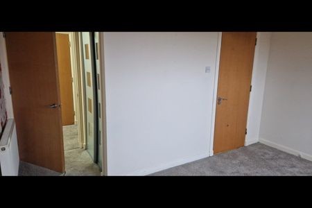 2 Bed Flat, Muirend Avenue, G44 - Photo 2