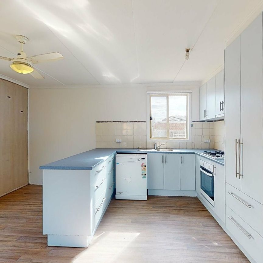 Affordable Family Living in Prime Laverton Location! - Photo 1