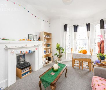 6 bedroom terraced house to rent - Photo 4