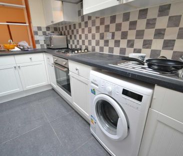 4 bedroom terraced house to rent - Photo 5