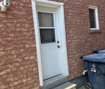 For Lease - 46 Meandering Trail, Toronto, Ontario - Photo 6