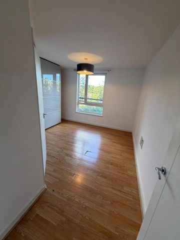 3 bedroom flat to rent - Photo 5