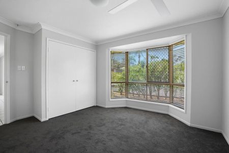 TIDY LOW SET HOME, SIDE ACCESS, SHED IN POPULAR CLINTON! - Photo 4
