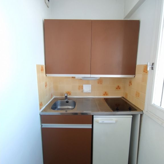 Location Appartement 1 pièce 21m² - Photo 1