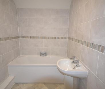 4 bedroom House To Let - Photo 6