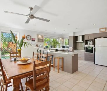 Fully Furnished 4 Bedroom Home in Noosaville! - Photo 6