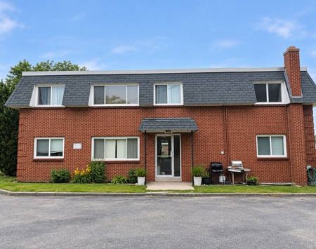 Gebhardt ~ Lovely 2 Bedroom Apartment in 4plex - Photo 5