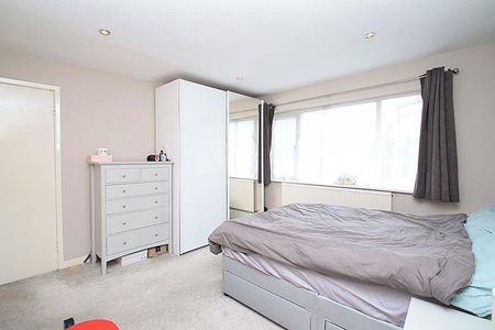 2 bedroom maisonette to rent - Photo 2