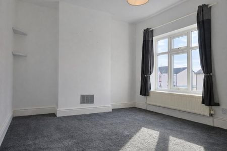 2 bedroom semi-detached house to rent - Photo 5