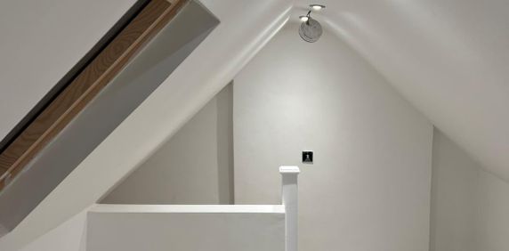 Ensuite Room in a family house - Romford - Photo 2