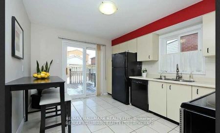 71 Ecclestone Drive #Upper - Photo 4