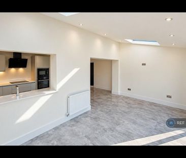 3 bedroom terraced house to rent - Photo 3