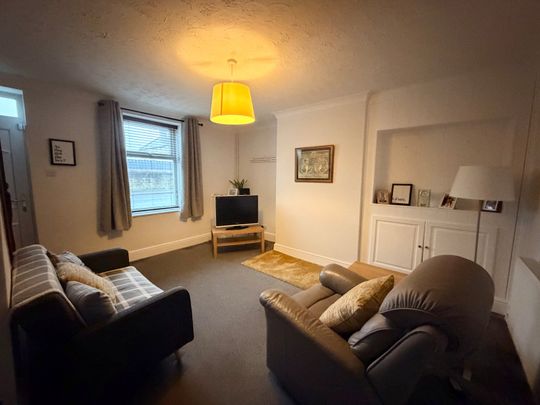 2 bedroom terraced house to rent - Photo 1