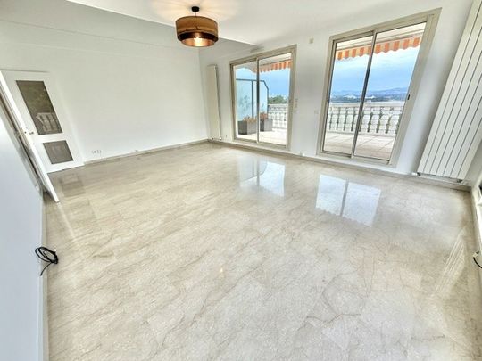 Location Appartement 5 pièces 132m² LYON 4ème - Photo 1