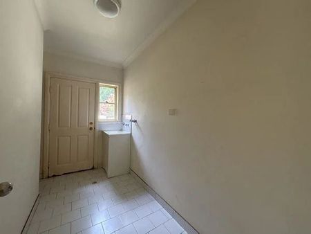 Ideal Family Home in Prime Location - Photo 2