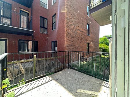 376 Rue St Viateur O., Montréal (Le Plateau-Mont-Royal), QC H2V - Photo 2