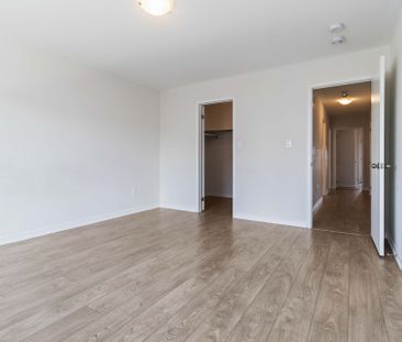 For Lease - 142 Landsbridge Street, Caledon, Ontario - Photo 2