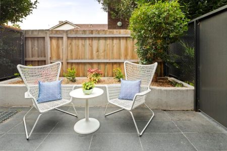 Stylish Garden Apartment in Boutique Elwood Setting - Photo 5