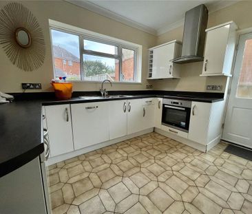 6 bedroom detached house to rent - Photo 3