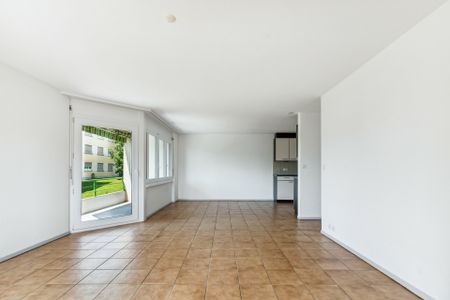 APPARTEMENT À LOUER DANS QUARTIER TRÈS ENSOLEILLÉ ET FAMILIAL - Photo 2