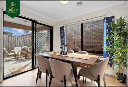 “Charming 3-Bedroom Family Home” - Photo 3